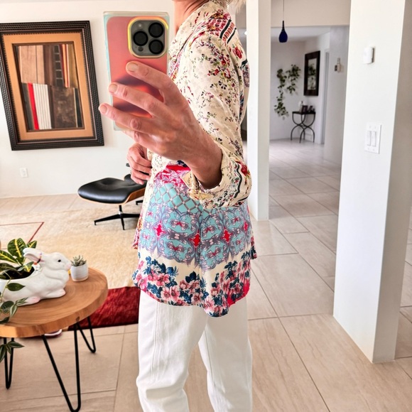 Cyrena Mixed Floral Pleated Back Tunic Artsy | Floral Blouse Size S - Picture 2 of 11